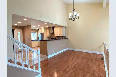 616 Claridge Circle, Hoffman Estates, IL 60169 - Photo 5