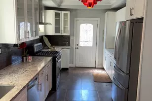 7718 S Bennett Ave, Chicago, IL 60649 - Photo 5