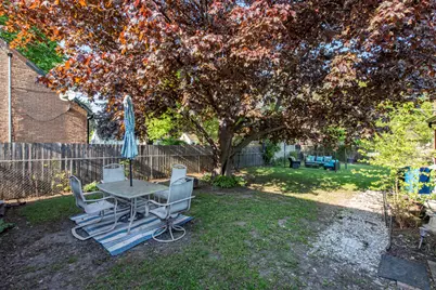 1111 N Berwick Boulevard, Waukegan, IL 60085 - Photo 27