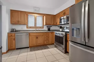 32 Kenfield Cir, Bloomington, IL 61704 - Photo 11