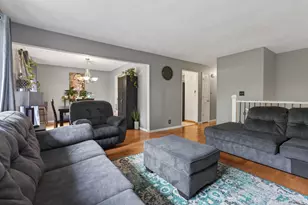 32 Kenfield Cir, Bloomington, IL 61704 - Photo 7