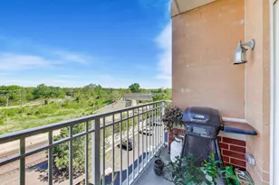 500 E St Charles Rd, Lombard, IL 60148 - Photo 17