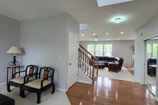 2560 W Sprce Dr, Round Lake, IL 60073 - Photo 9