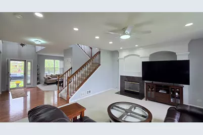 2560 W Sprce Drive, Round Lake, IL 60073 - Photo 5
