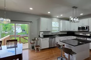 2560 W Sprce Dr, Round Lake, IL 60073 - Photo 19