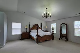 2560 W Sprce Dr, Round Lake, IL 60073 - Photo 23