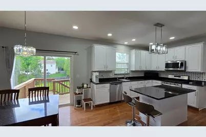 2560 W Sprce Drive, Round Lake, IL 60073 - Photo 17