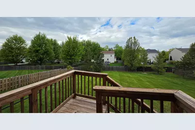 2560 W Sprce Drive, Round Lake, IL 60073 - Photo 39