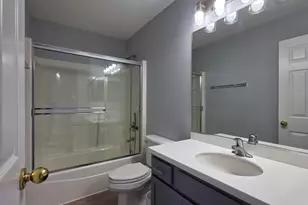 2560 W Sprce Dr, Round Lake, IL 60073 - Photo 31
