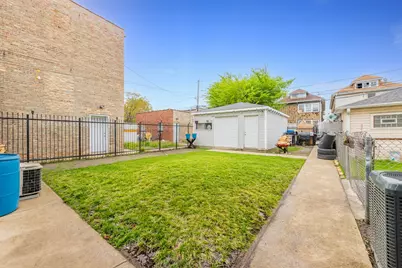 6733 S Campbell Avenue, Chicago, IL 60629 - Photo 27