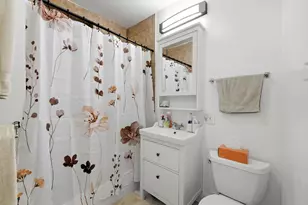 1929 W Irving Park Rd, Chicago, IL 60613 - Photo 13