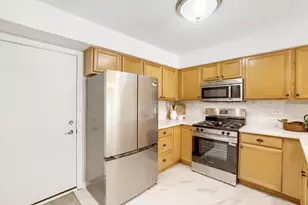 3042 Renard Ln, Saint Charles, IL 60175 - Photo 11