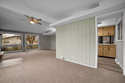 209 Sharon Lane, North Aurora, IL 60542 - Photo 9