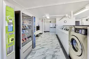 100 E Walton St, Chicago, IL 60611 - Photo 23