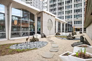 4250 N Marine Dr, Chicago, IL 60613 - Photo 23