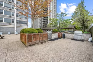 4250 N Marine Dr, Chicago, IL 60613 - Photo 25
