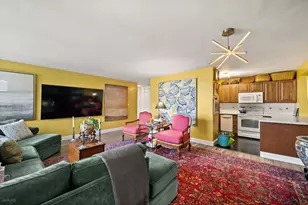 4250 N Marine Dr, Chicago, IL 60613 - Photo 9