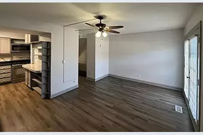 634 Robin Court, Grayslake, IL 60030 - Photo 5
