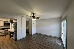634 Robin Ct, Grayslake, IL 60030 - Photo 5