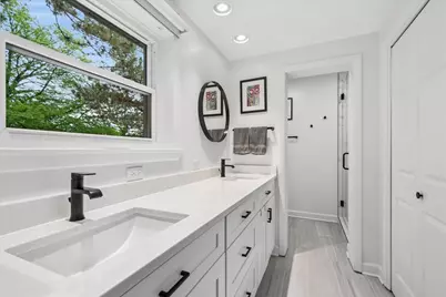 5255 Suffield Terrace, Skokie, IL 60077 - Photo 17