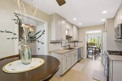 19W107 Avenue Normandy N, Oak Brook, IL 60523 - Photo 5