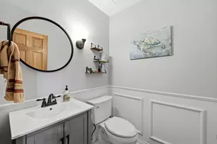 221 E Lakeside Dr, Vernon Hills, IL 60061 - Photo 13