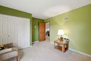 221 E Lakeside Dr, Vernon Hills, IL 60061 - Photo 19