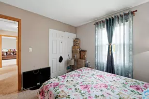 221 E Lakeside Dr, Vernon Hills, IL 60061 - Photo 21