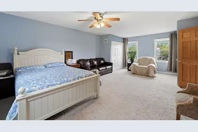 221 E Lakeside Drive, Vernon Hills, IL 60061 - Photo 15