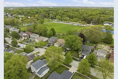 221 E Lakeside Drive, Vernon Hills, IL 60061 - Photo 29