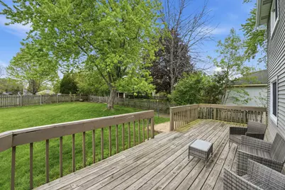 221 E Lakeside Drive, Vernon Hills, IL 60061 - Photo 23