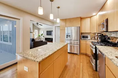 384 Du Pahze Street, Naperville, IL 60565 - Photo 7