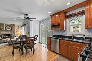 1041 N Cardinal Dr, Palatine, IL 60074 - Photo 9
