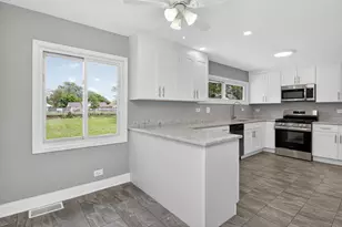 1125 Suffolk Ave, Westchester, IL 60154 - Photo 3
