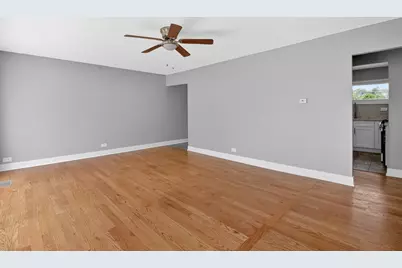 1125 Suffolk Avenue, Westchester, IL 60154 - Photo 5