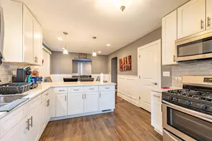 3938 W 66th Pl, Chicago, IL 60629 - Photo 19