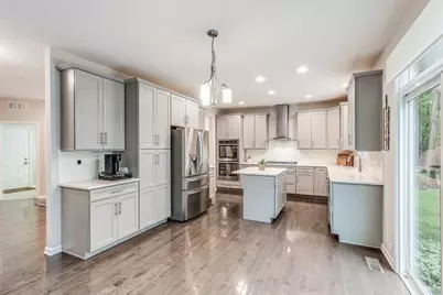 1612 Bur Oak Drive, Hoffman Estates, IL 60192 - Photo 11