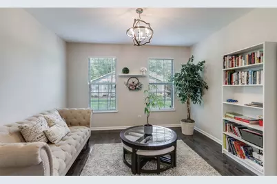 1612 Bur Oak Drive, Hoffman Estates, IL 60192 - Photo 9