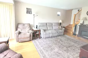 9301 S Spaulding Ave, Evergreen Park, IL 60805 - Photo 3