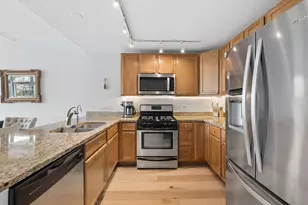 1610 W Fullerton Ave, Chicago, IL 60614 - Photo 5