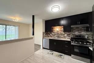 2610 Northampton Dr, Rolling Meadows, IL 60008 - Photo 9