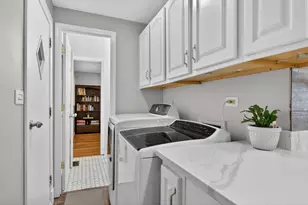 1723 Hartmann Dr, Schaumburg, IL 60193 - Photo 25