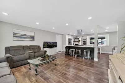 1723 Hartmann Drive, Schaumburg, IL 60193 - Photo 5