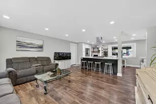 1723 Hartmann Dr, Schaumburg, IL 60193 - Photo 5