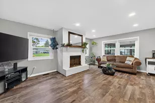 1723 Hartmann Dr, Schaumburg, IL 60193 - Photo 17