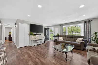 1723 Hartmann Drive, Schaumburg, IL 60193 - Photo 7