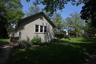 18 Belle Plaine Ave, Park Ridge, IL 60068 - Photo 1