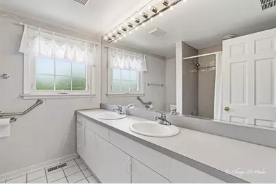1527 S Chesterfield Drive, Arlington Heights, IL 60005 - Photo 11