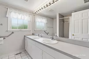 1527 S Chesterfield Dr, Arlington Heights, IL 60005 - Photo 11