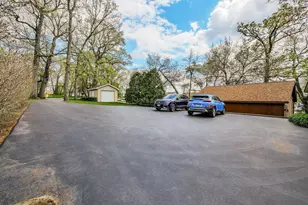 140 Eagle Point Rd, Fox Lake, IL 60020 - Photo 9